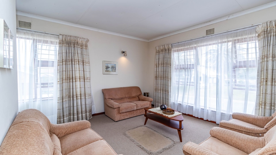 4 Bedroom Property for Sale in Bayview Western Cape